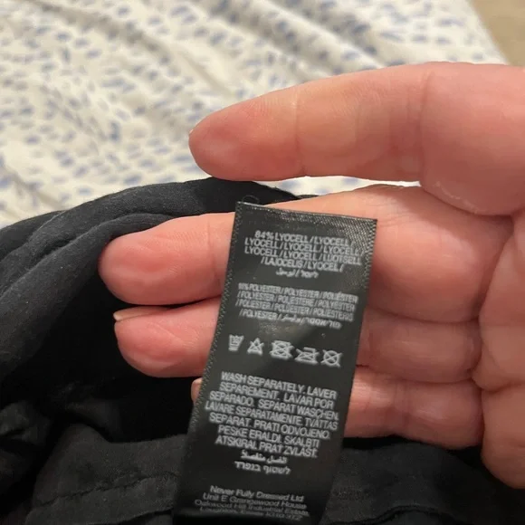 Black Gold Snake Top - Picture 10 of 11